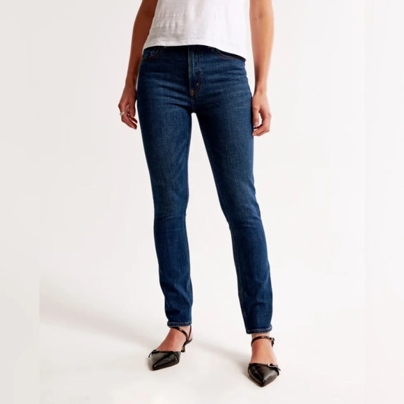 Abercrombie & Fitch Denim - Abercrombie & Fitch High Rise Skinny Jean dark wash size 26